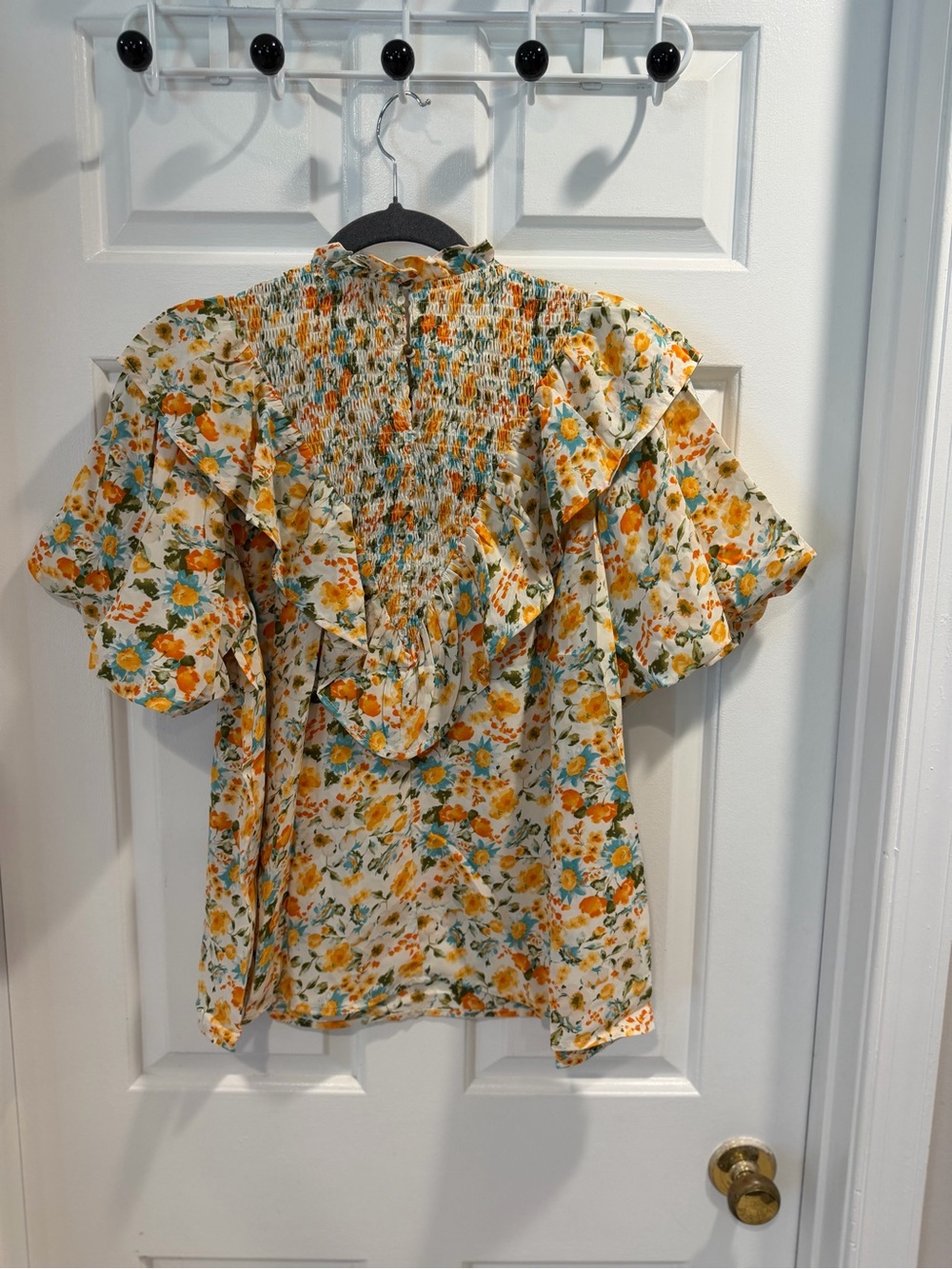 NWT entro Boutique Floral Smocked Ruffle Blouse - Cream Sz S M L - Picture 5 of 5